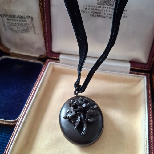 Antique locket victorian - locket,