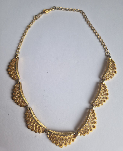 Vintage gold tone - gold, bib